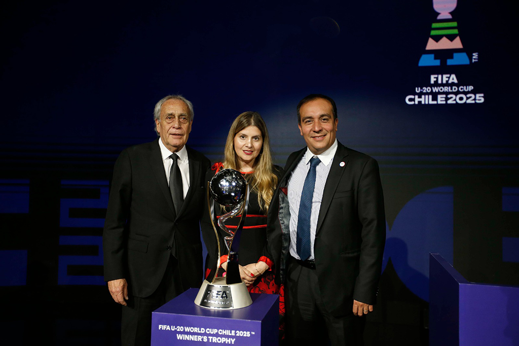 Autoridades en sorteo de grupos mundial sub 20 Chile 2025