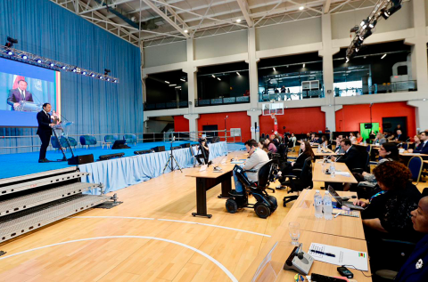 Ministro Jaime Pizarro expone en Foro Internacional sobre Deporte y Educación Física