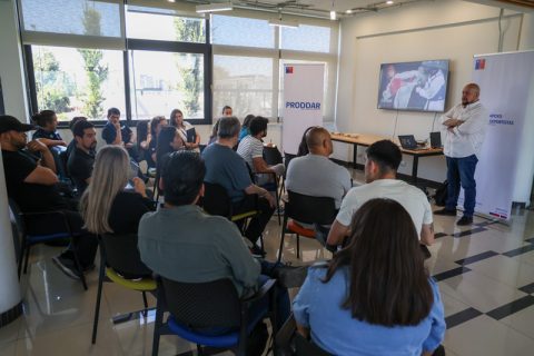 asistentes a la charla de unidad de apoyo