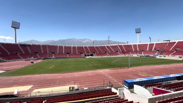 Estado de la cancha del Parque Estadio Nacional tras concierto de Chayanne.